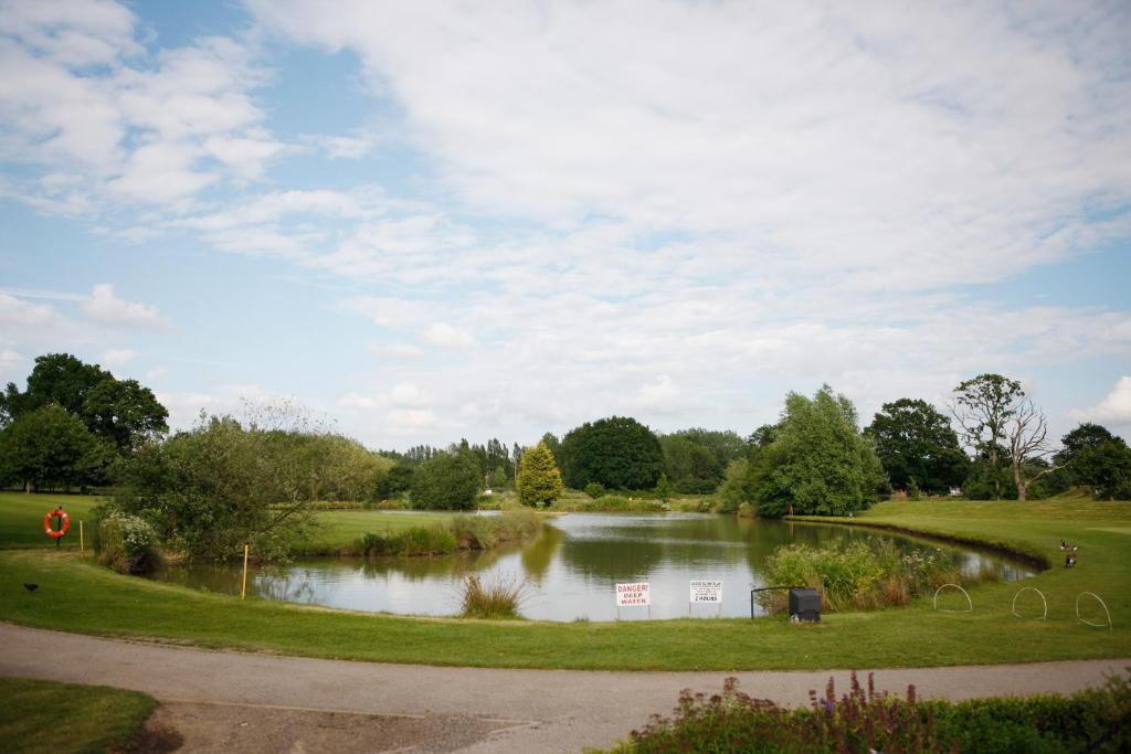 Weald Of Kent Golf Course And Hotel Headcorn Eksteriør billede